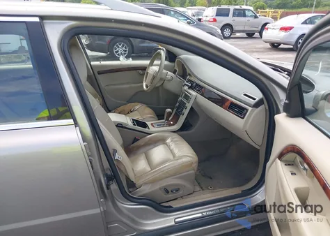 2008 Volvo V70 3.2 из США, поврежденный, VIN YV1BW982581009875